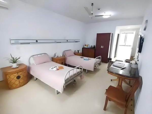 积分入深户多少分_活佛王兴夫“点化”140位女信徒，全程不穿衣服，场面失控 点化140公园汝水紧邻森林