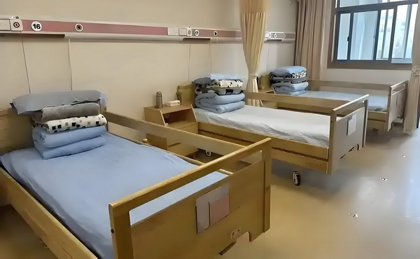 深圳户口申请网站_冯骥荐电影南京照相馆：没有抒情只有血的事实 那么呢还剩多少润我纯利